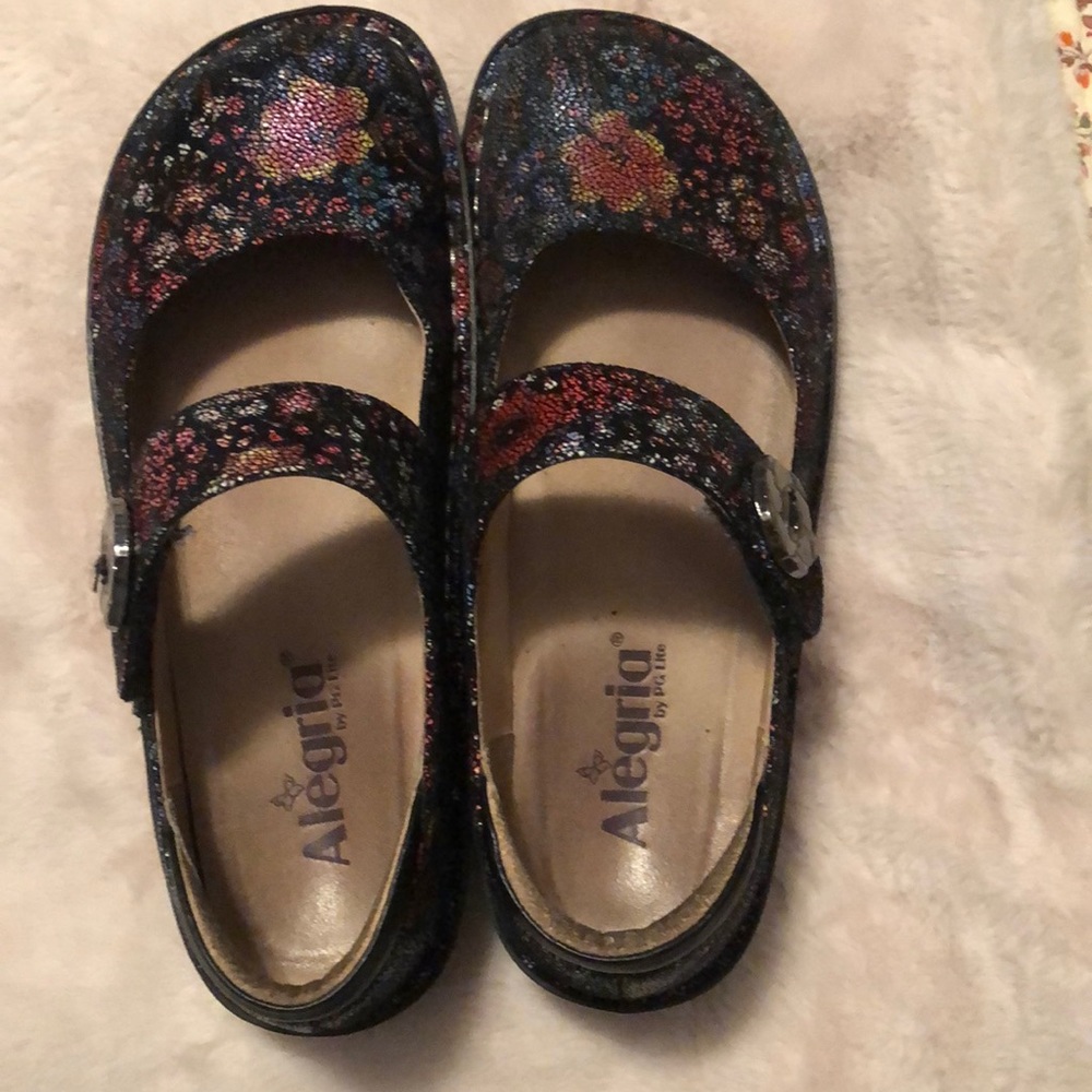 Algeria shoes